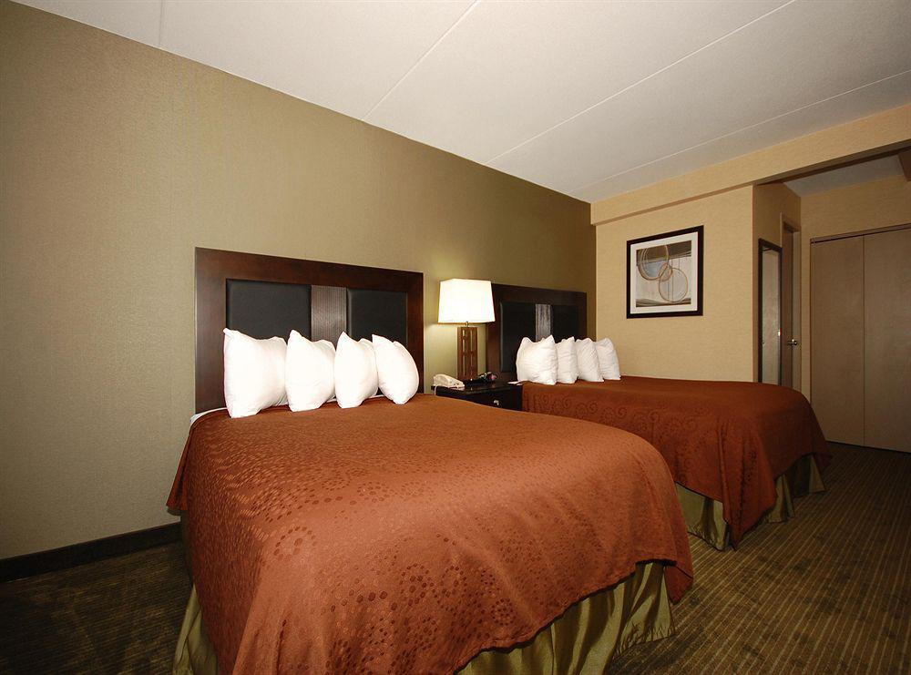 Quality Inn & Suites Charleston - Civic Center Room photo